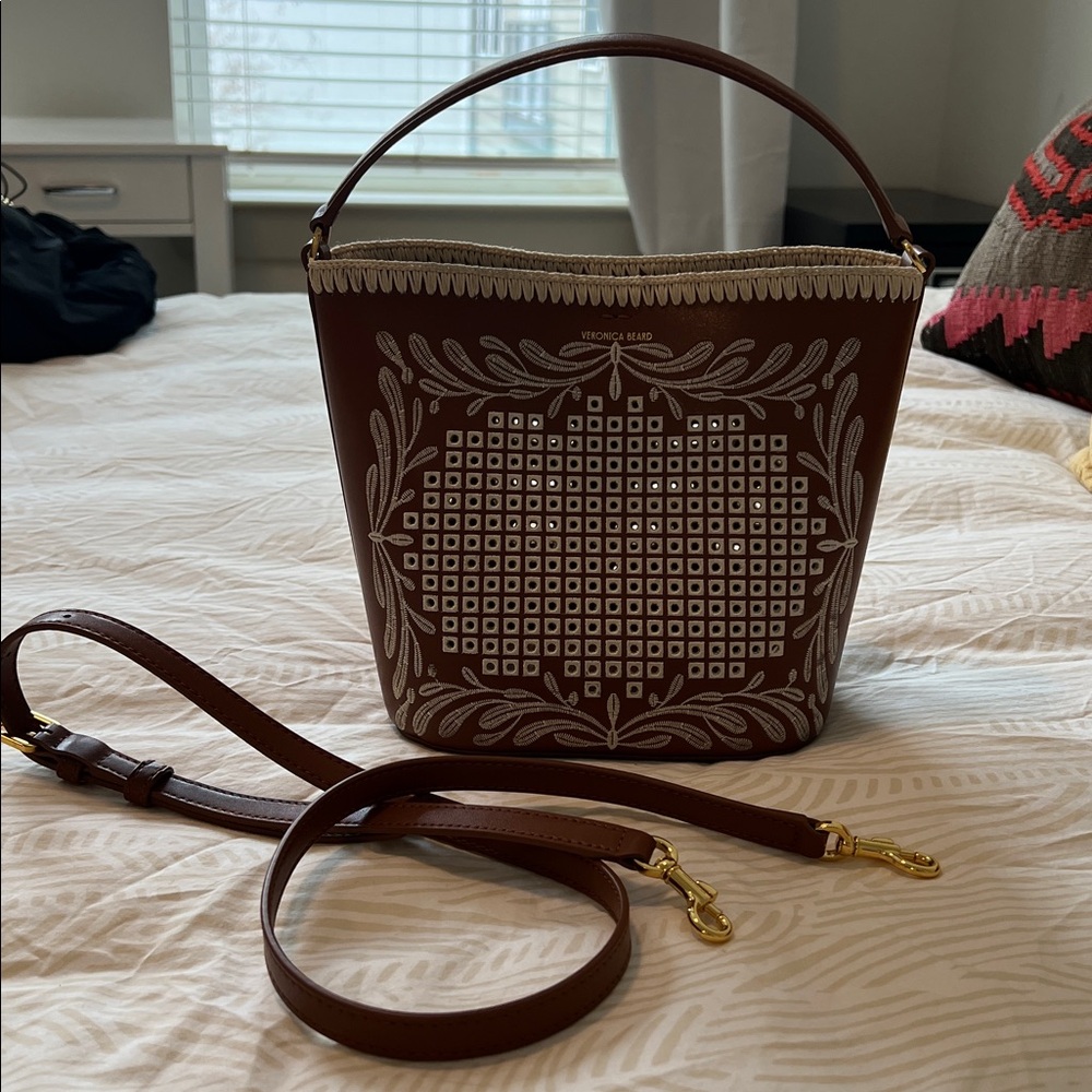Veronica Beard Tan Leather Eyelet Whipstitch Feedbag - like brand new! - Picture 5 of 12